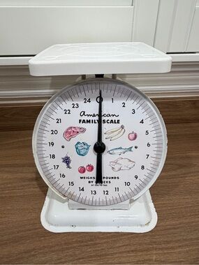 Vintage American Family Food Scale
